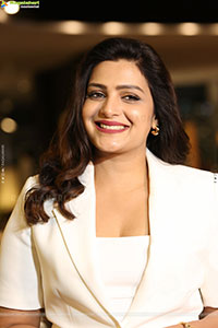 Divya Pillai at Bhairavam Pre Release Event, HD Gallery 