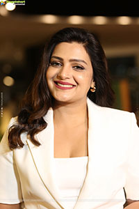 Divya Pillai at Bhairavam Pre Release Event, HD Gallery 
