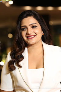Divya Pillai at Bhairavam Pre Release Event, HD Gallery 