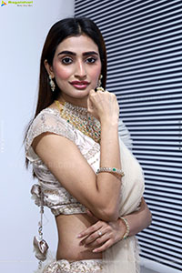Fasiha Waseem Stills in White Designer Dress, HD Gallery