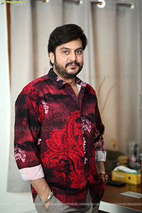 Rupeysh at Shashtipoorthi Movie Interview, HD Gallery