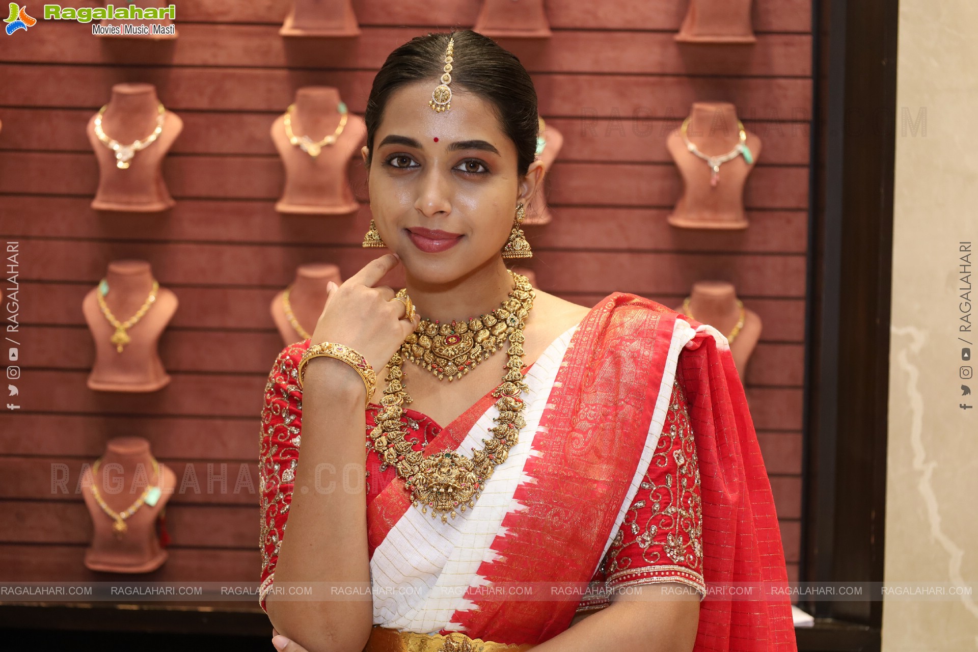 Krithika Poses with Jewellery, HD Gallery