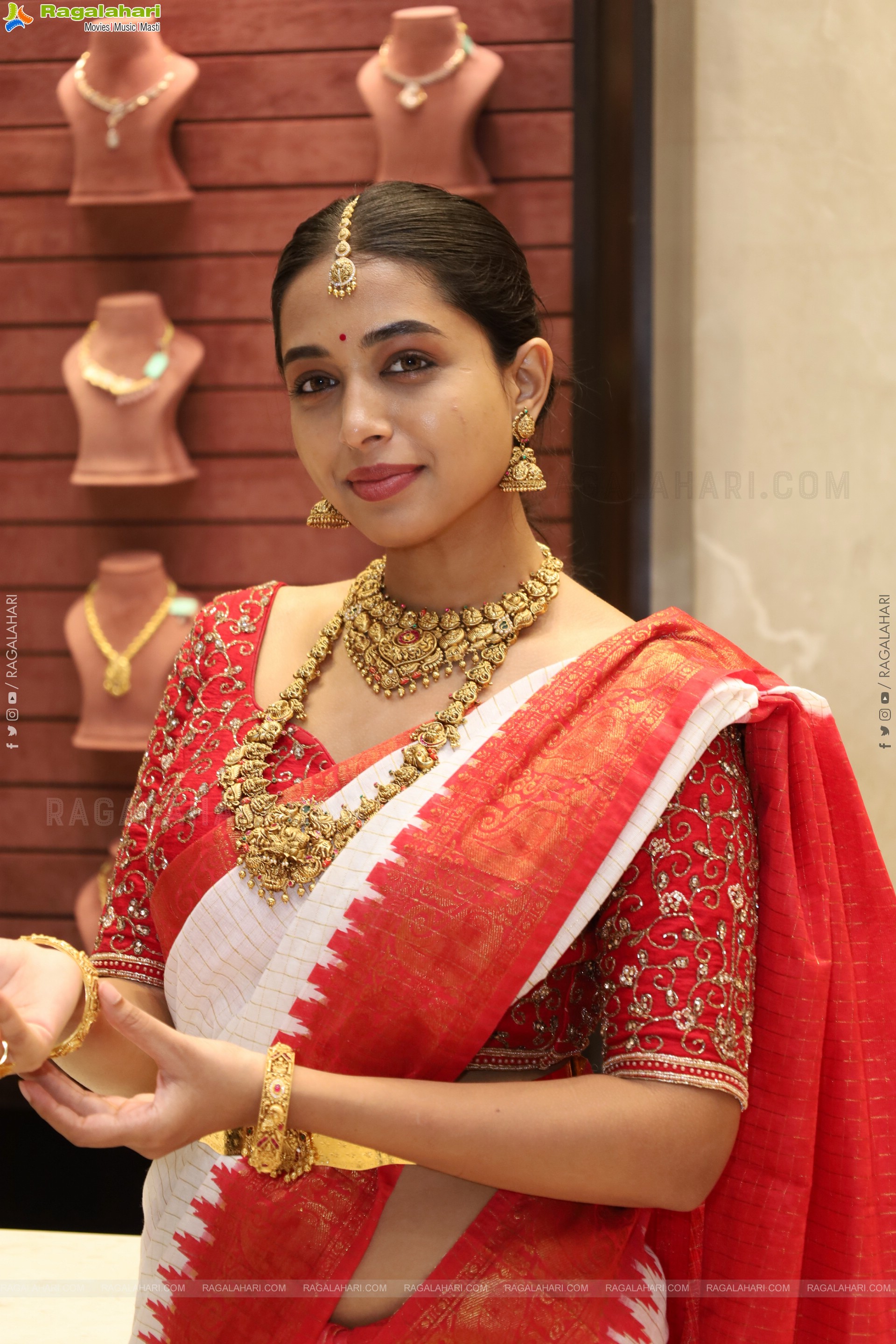 Krithika Poses with Jewellery, HD Gallery