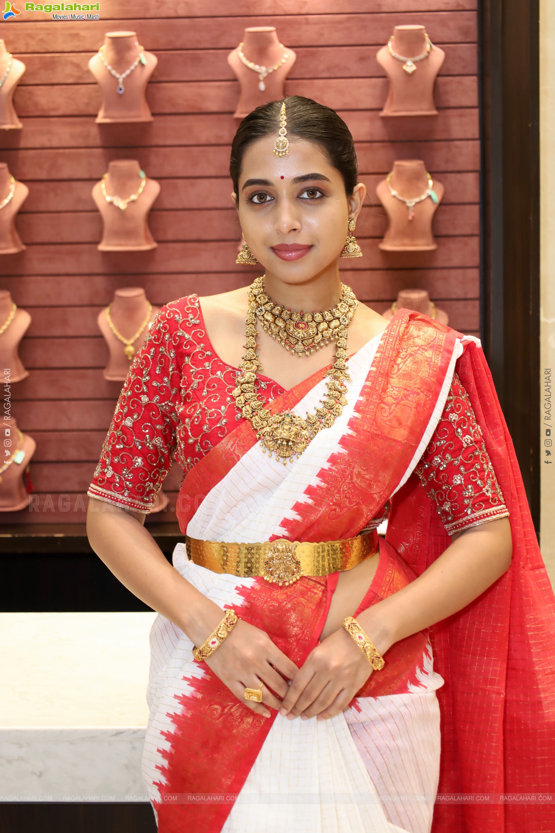 Krithika Poses with Jewellery, HD Gallery