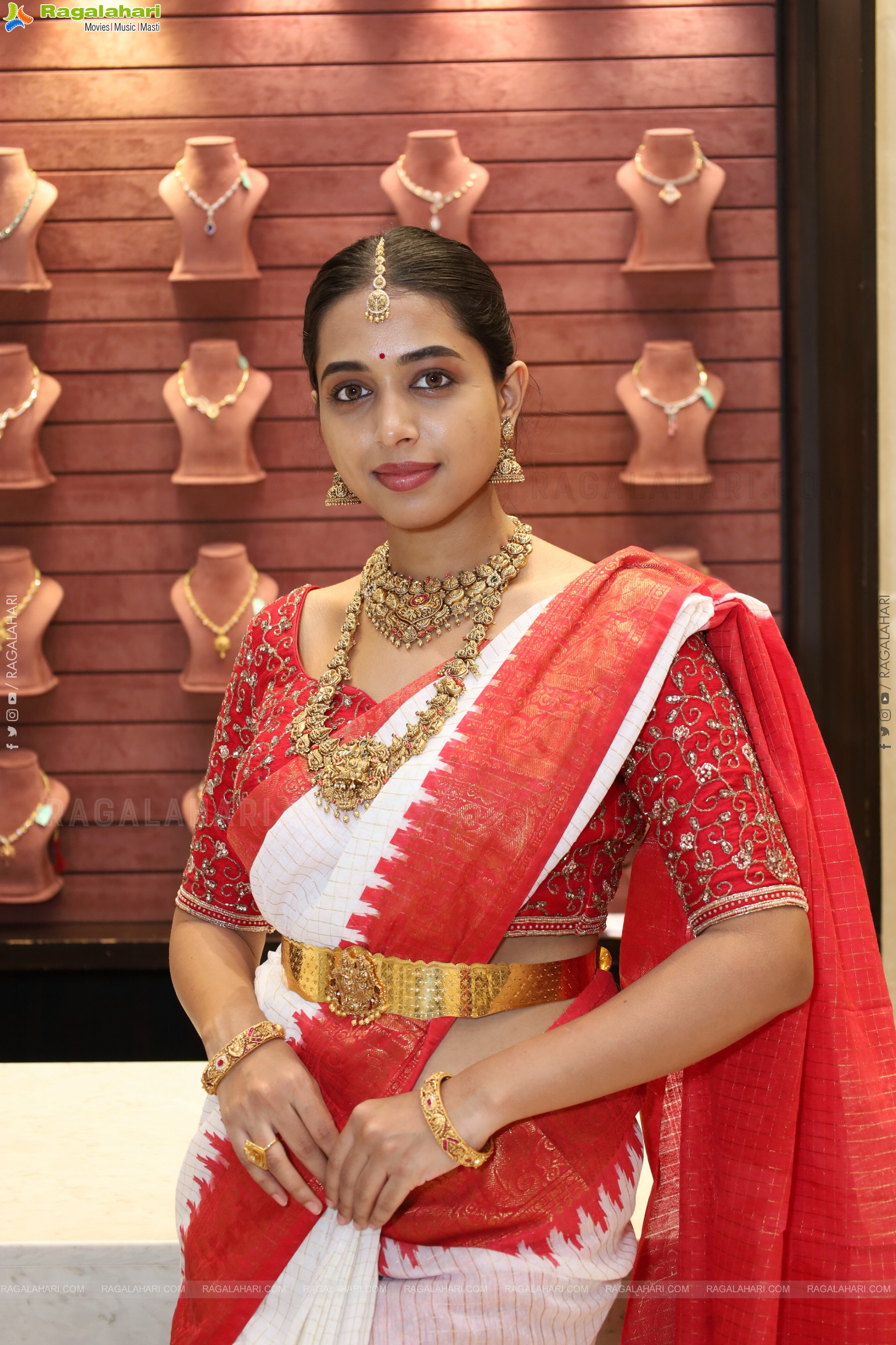 Krithika Poses with Jewellery, HD Gallery