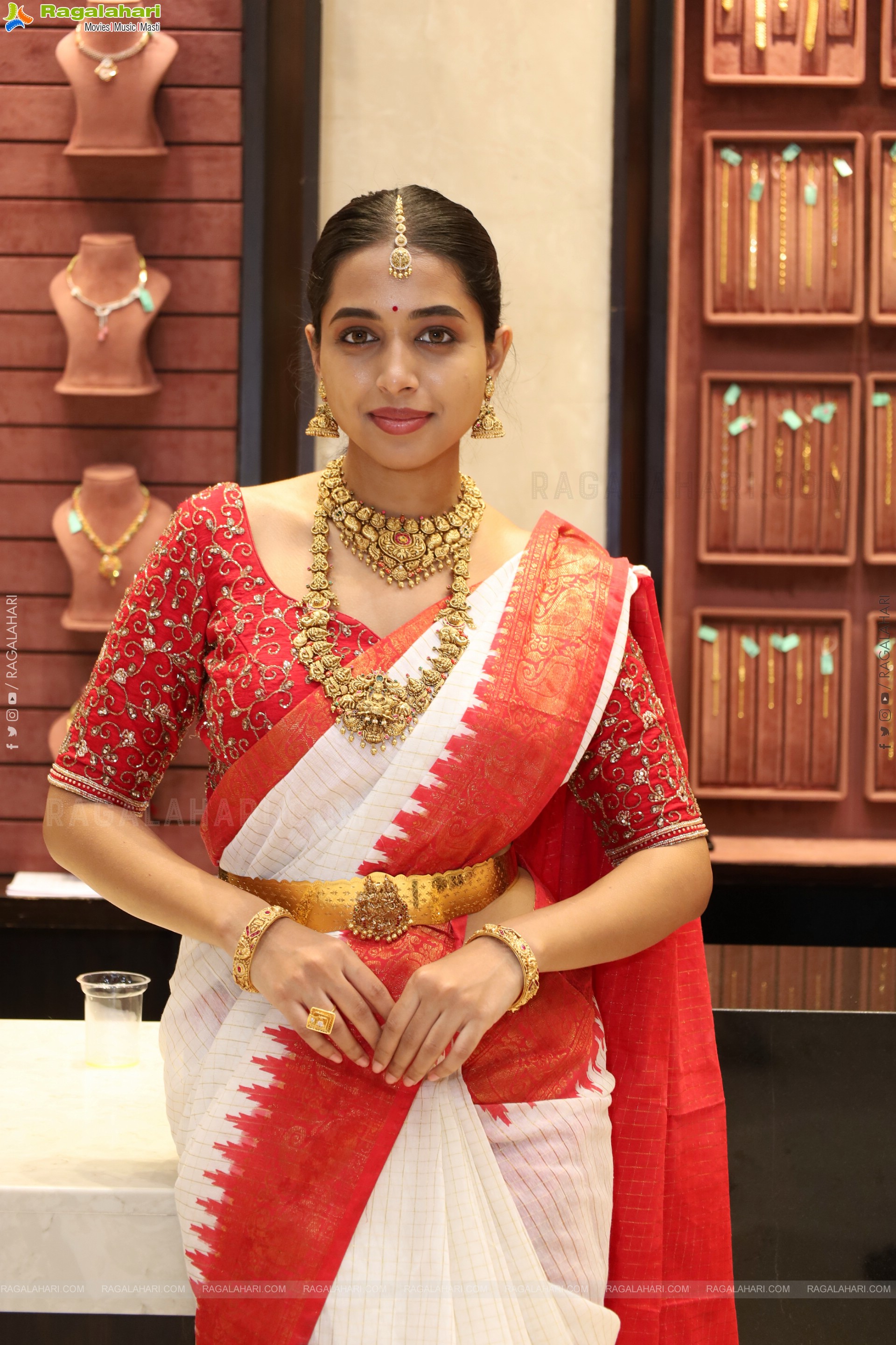 Krithika Poses with Jewellery, HD Gallery