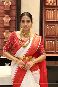 Krithika Poses with Jewellery, HD Gallery