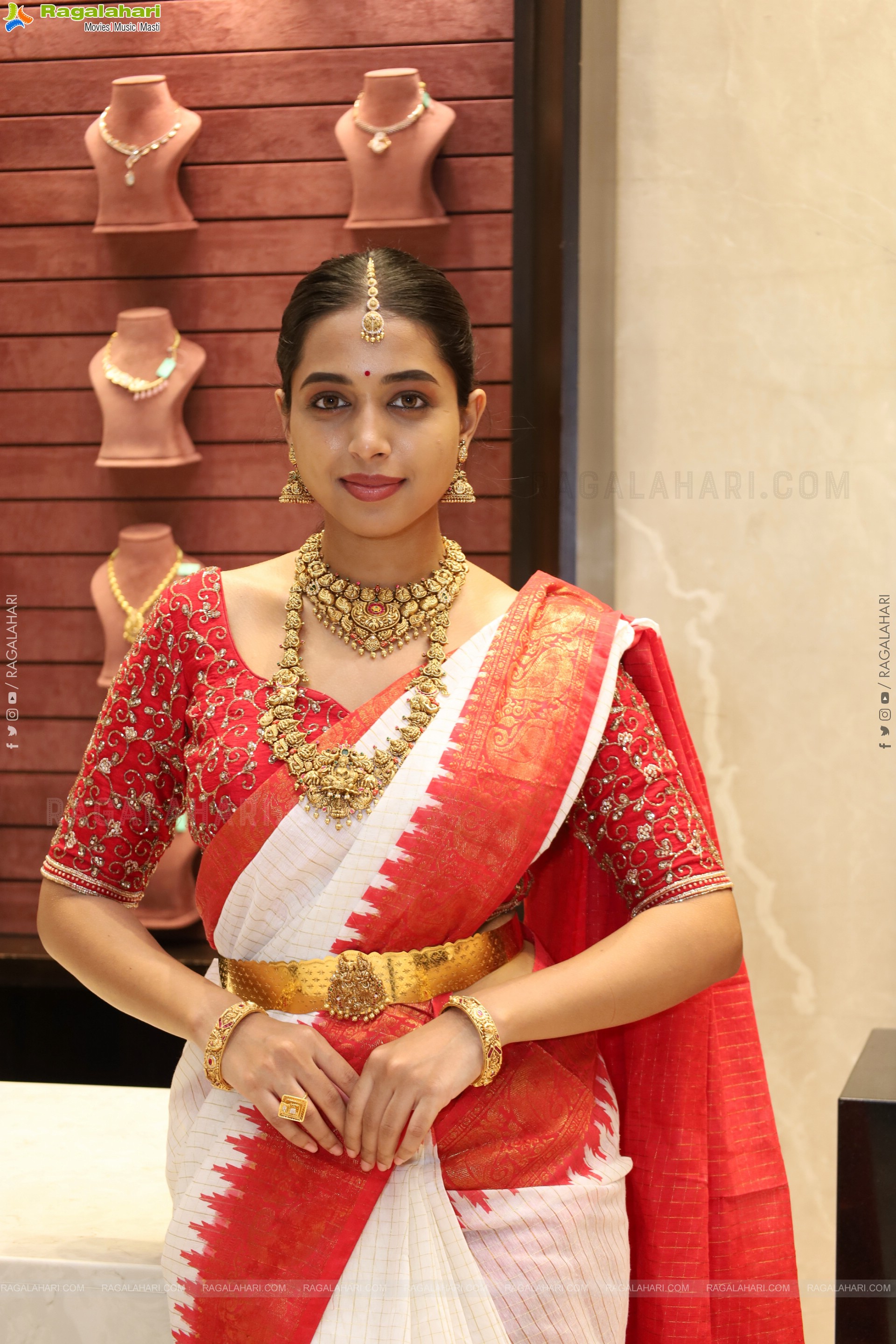 Krithika Poses with Jewellery, HD Gallery