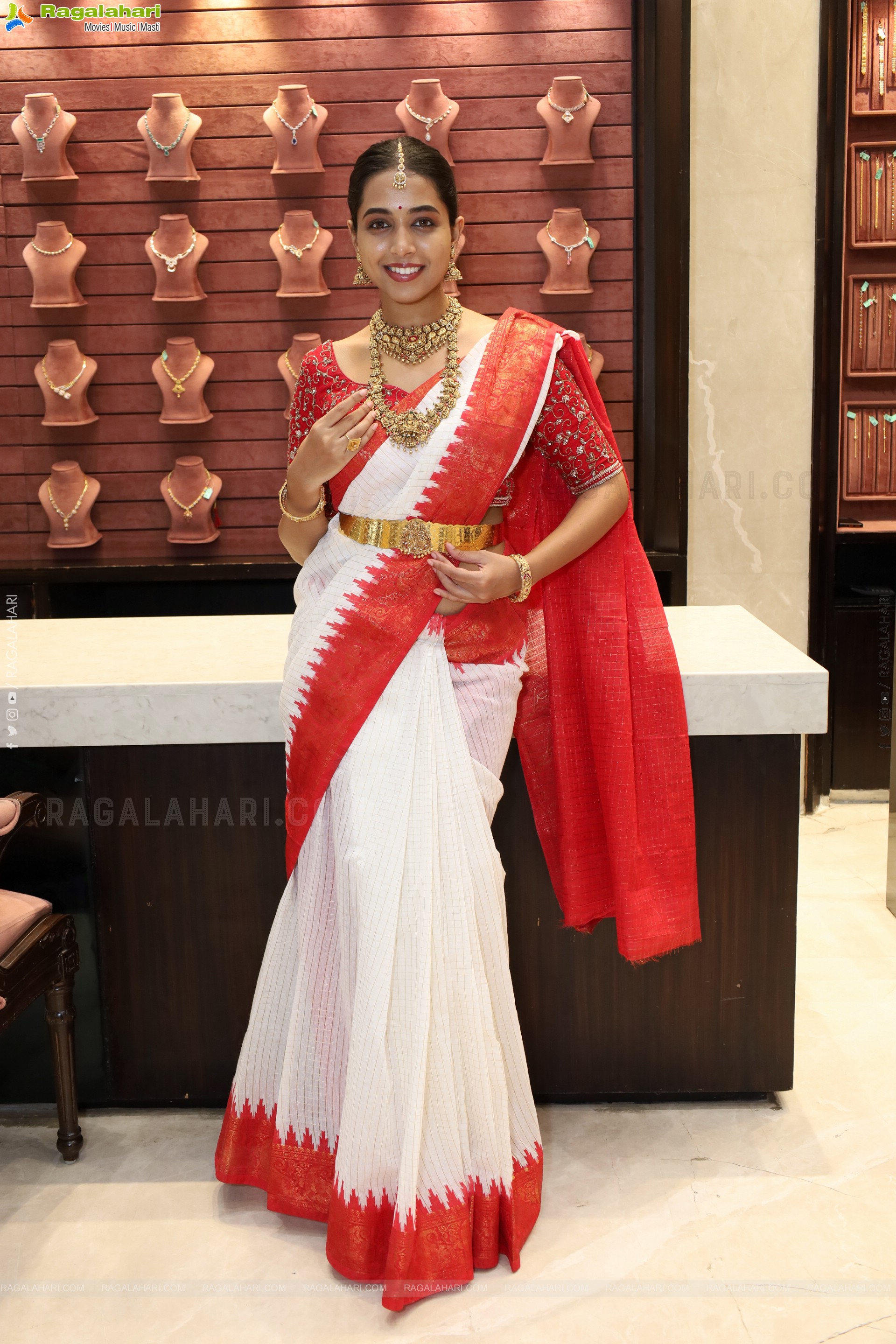 Krithika Poses with Jewellery, HD Gallery