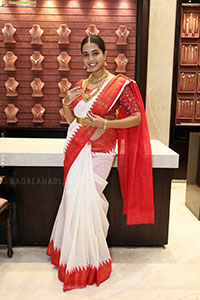 Krithika Poses with Jewellery, HD Gallery