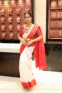 Krithika Poses with Jewellery, HD Gallery