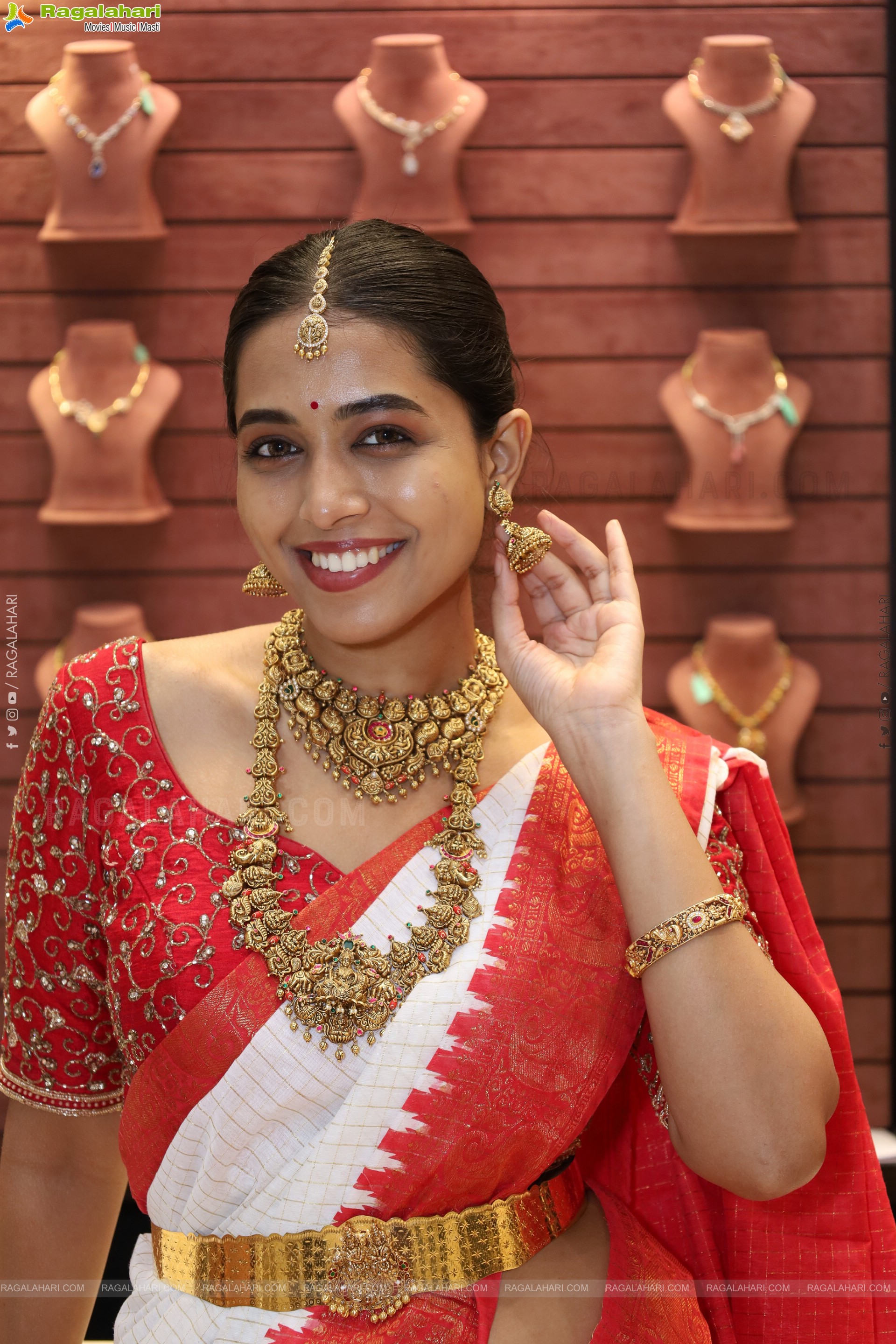 Krithika Poses with Jewellery, HD Gallery