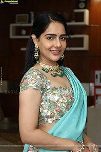 Malvi Malhotra at Hi Life Exhibition Launch, HD Gallery