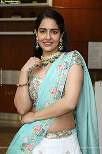 Malvi Malhotra at Hi Life Exhibition Launch, HD Gallery