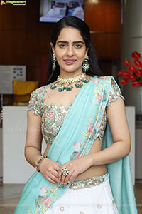 Malvi Malhotra at Hi Life Exhibition Launch, HD Gallery