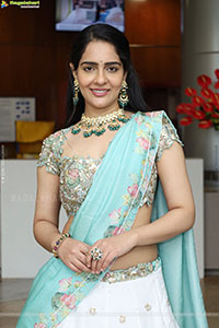 Malvi Malhotra at Hi Life Exhibition Launch, HD Gallery