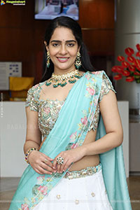 Malvi Malhotra at Hi Life Exhibition Launch, HD Gallery