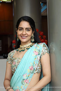 Malvi Malhotra at Hi Life Exhibition Launch, HD Gallery