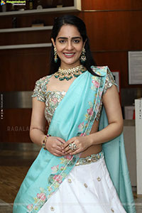 Malvi Malhotra at Hi Life Exhibition Launch, HD Gallery
