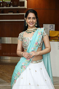 Malvi Malhotra at Hi Life Exhibition Launch, HD Gallery