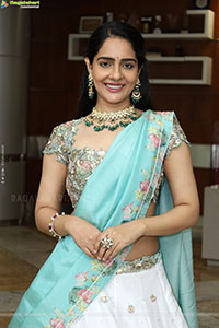 Malvi Malhotra at Hi Life Exhibition Launch, HD Gallery