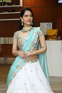 Malvi Malhotra at Hi Life Exhibition Launch, HD Gallery