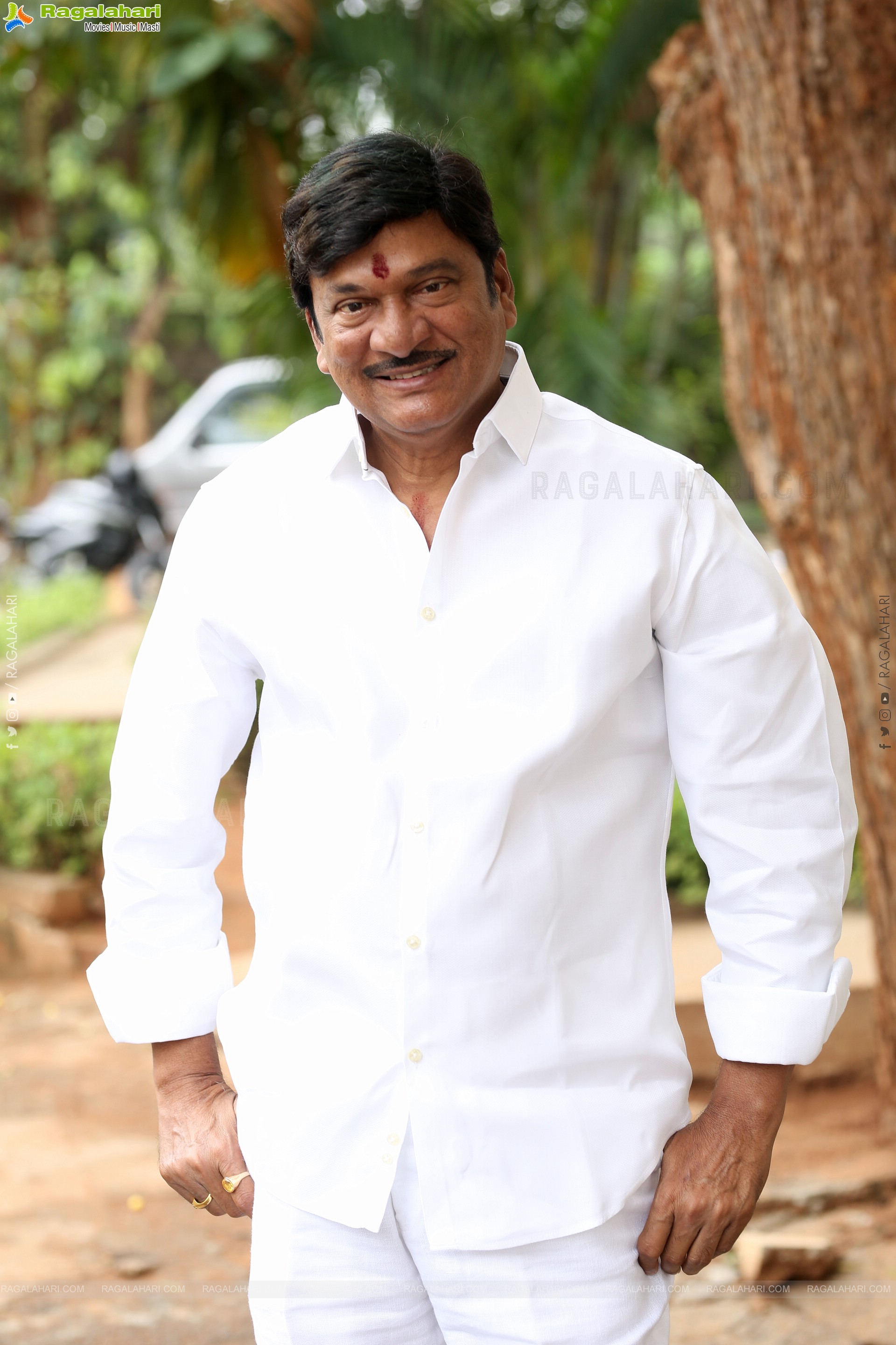 Rajendra Prasad at Shashtipoorthi Movie Interview, HD Gallery