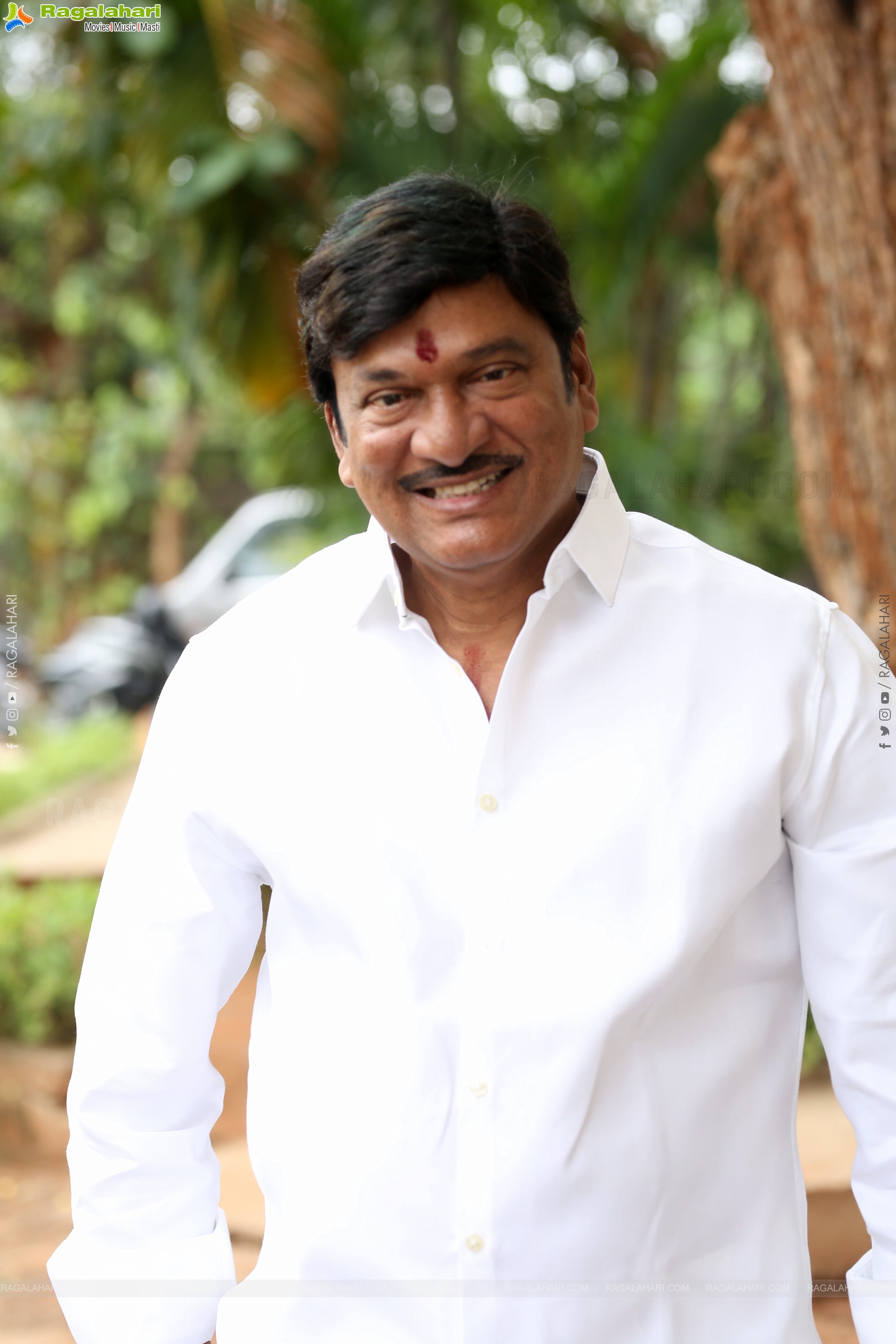 Rajendra Prasad at Shashtipoorthi Movie Interview, HD Gallery
