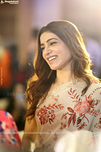 Samantha at Subham Movie Success Meet, HD Gallery