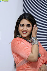 Sravanthi Chokarapu at Hi Life Fashion Showcase Event 