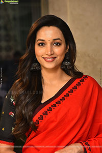 Srinidhi Shetty at HIT 3 Success Meet, HD Gallery
