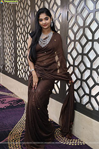 Gayathri Kothapalli stills in Traditional Saree