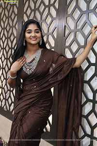 Gayathri Kothapalli stills in Traditional Saree