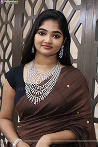 Gayathri Kothapalli stills in Traditional Saree