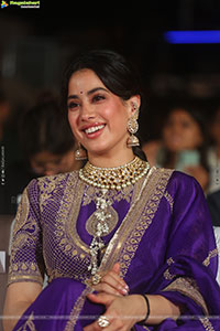 Janhvi Kapoor at Peddi Ki Aawaz Grand Event, HD Gallery 