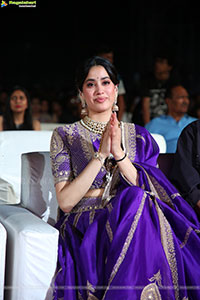 Janhvi Kapoor at Peddi Ki Aawaz Grand Event, HD Gallery 
