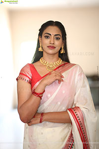 Kamakshi Bhaskarla at Agadha Teaser Launch Event, HD Gallery