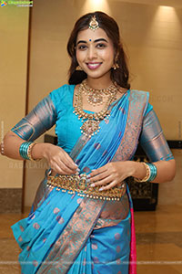 Krithika Poses with Traditional Jewellery, HD Gallery
