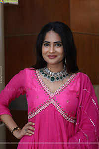 Naziya Khan at Hi Life Summer Special Exhibition, HD Gallery