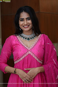 Naziya Khan at Hi Life Summer Special Exhibition, HD Gallery