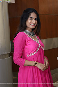 Naziya Khan at Hi Life Summer Special Exhibition, HD Gallery