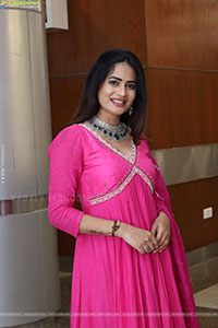 Naziya Khan at Hi Life Summer Special Exhibition, HD Gallery