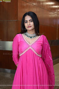 Naziya Khan at Hi Life Summer Special Exhibition, HD Gallery