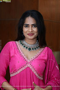 Naziya Khan at Hi Life Summer Special Exhibition, HD Gallery