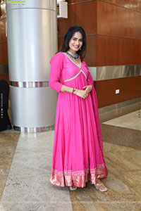 Naziya Khan at Hi Life Summer Special Exhibition, HD Gallery