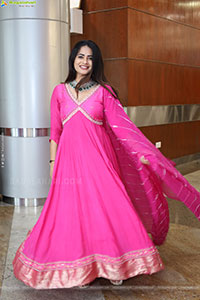Naziya Khan at Hi Life Summer Special Exhibition, HD Gallery