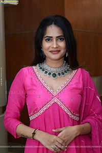 Naziya Khan at Hi Life Summer Special Exhibition, HD Gallery