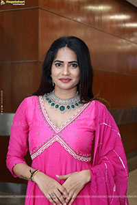 Naziya Khan at Hi Life Summer Special Exhibition, HD Gallery