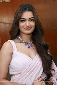 Pragnya Ayyagari stills in Pink Saree, HD Gallery