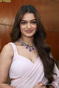 Pragnya Ayyagari stills in Pink Saree, HD Gallery